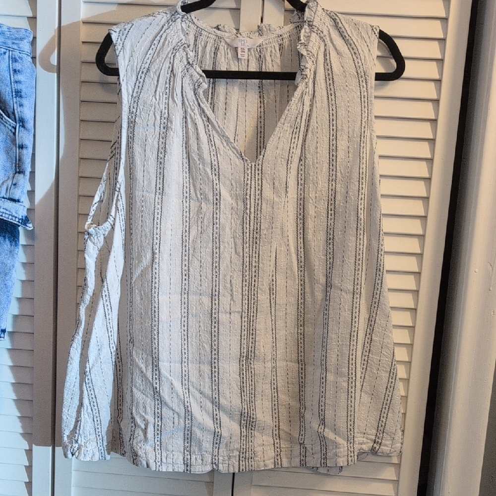 Time and Tru White and Black Striped Sleeveless Blouse